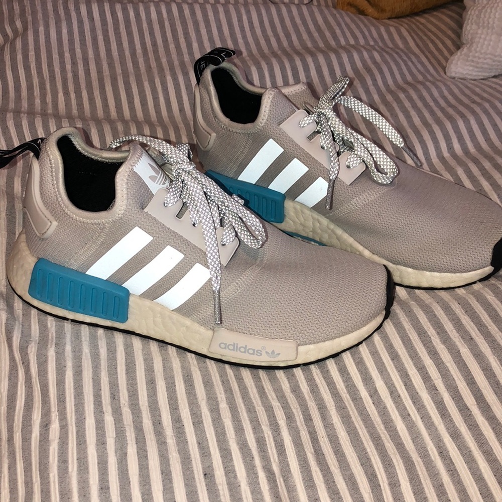 Adidas shoes size 7.0 women’s